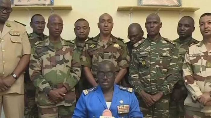 নাইজারে সামরিক অভ্যুত্থান, প্রেসিডেন্ট আটক