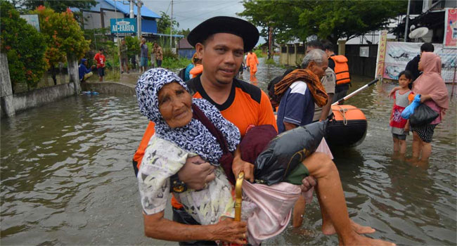 ২ শতাধিক লোককে তানাহ দাতারের বেশ কয়েকটি জায়গায় সরিয়ে নেয়া হয়েছে - ছবি : সংগৃহীত