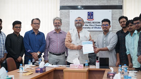 ঢাকা বিশ্ববিদ্যালয়ের (ঢাবি) উপাচার্য অধ্যাপক ড. নিয়াজ আহমদ খানকে স্মারকলিপি দিয়েছে বাংলাদেশ ইসলামী ছাত্রশিবিরের বিশ্ববিদ্যালয় শাখা