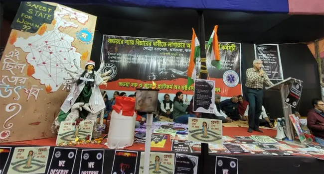 কলকাতায় তরুণী চিকিৎসককে ধর্ষণ-খুনের ঘটনায় আবার প্রতিবাদ - সংগৃহীত