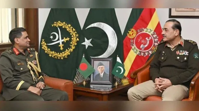 পাকিস্তানের সেনাপ্রধান জেনারেল আসিম মুনিরের সঙ্গে বৈঠক হয়েছে বাংলাদেশের সেনাবাহিনীর পিএসও লেফ. জেনারেল এস এম কামর-উল-হাসান।